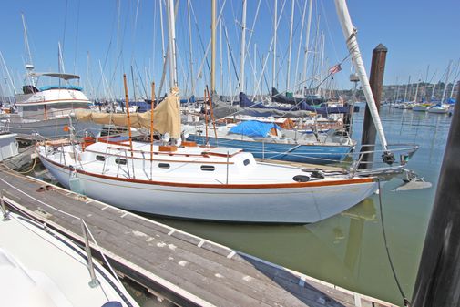 Hinckley Pilot 35 sloop image