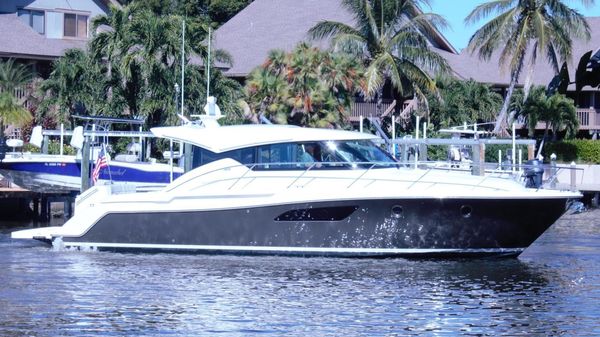 Tiara Yachts 44 Coupe