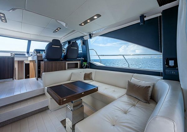 Azimut 50 Flybridge image