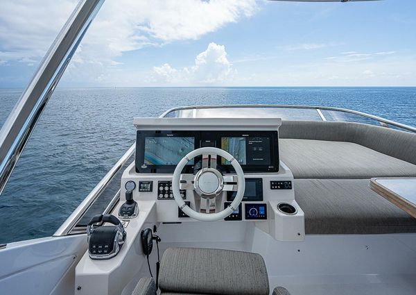 Azimut 50 Flybridge image