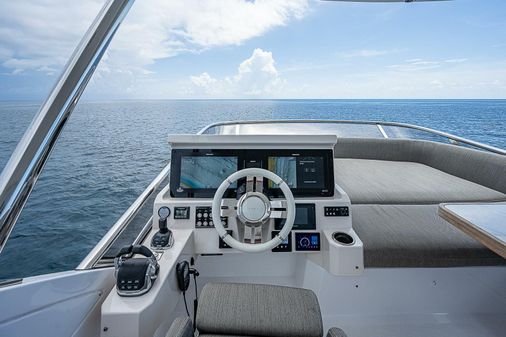 Azimut 50 Flybridge image