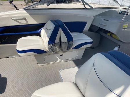 Bayliner DISCOVERY-215 image