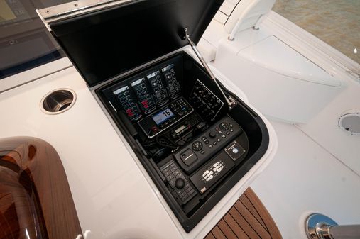 Viking 80 Sportfishing Convertible image