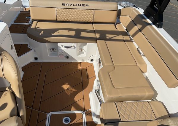 Bayliner D22I image