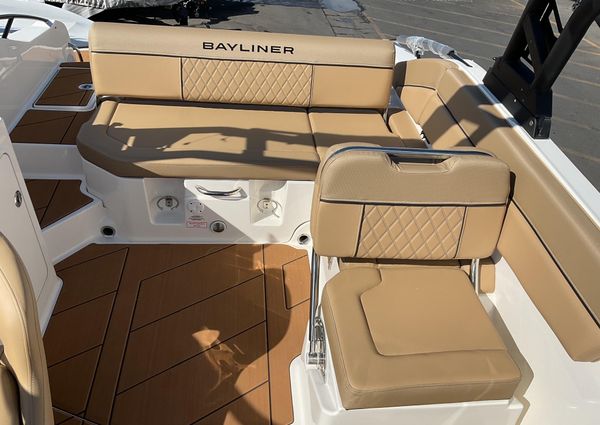 Bayliner D22I image