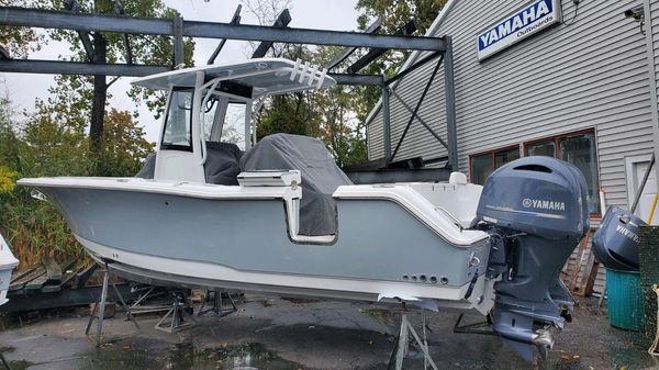 Sea Hunt GAMEFISH 27 CB