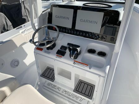 Sea Hunt GAMEFISH 27 CB image