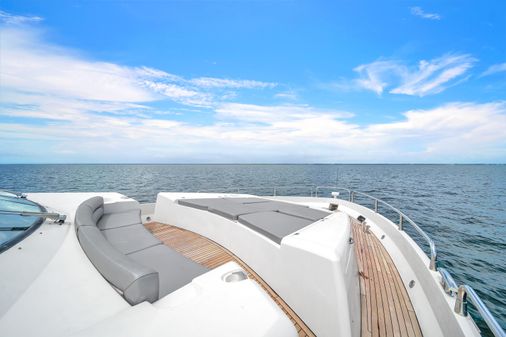 Sunseeker 80 Flybrige image