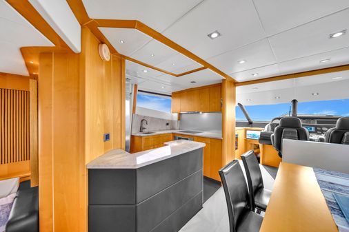 Sunseeker 80 Flybrige image