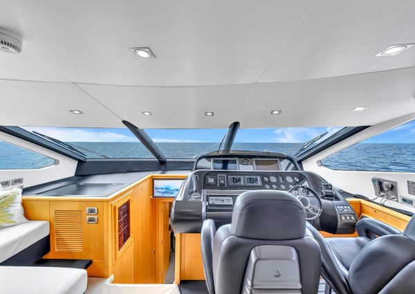 Sunseeker 80 Flybrige image