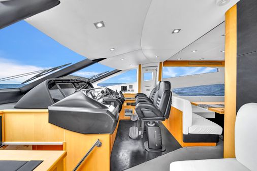 Sunseeker 80 Flybrige image