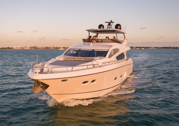 Sunseeker 80 Flybrige image