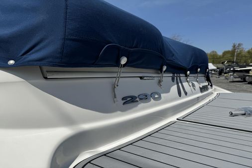 Sea Ray 290 Sundeck image