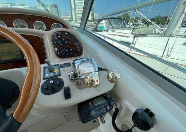 Sea Ray 340 Sundancer image