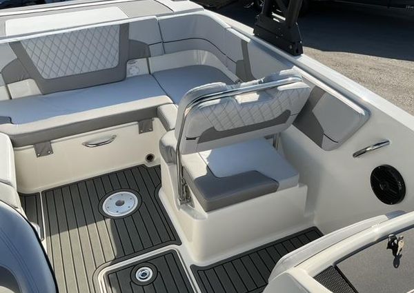 Bayliner VR6-BOWRIDER-I-O image