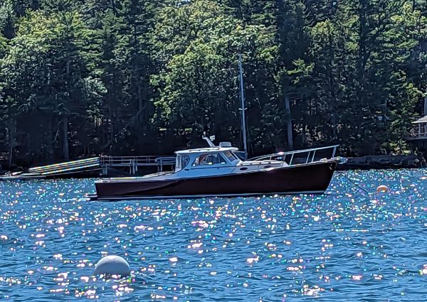 Hinckley Picnic Boat 36 image