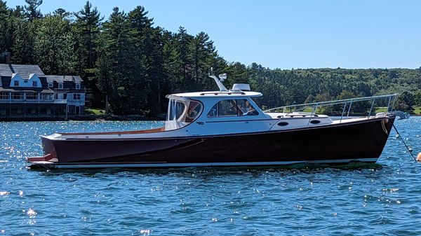 Hinckley Picnic Boat 36 