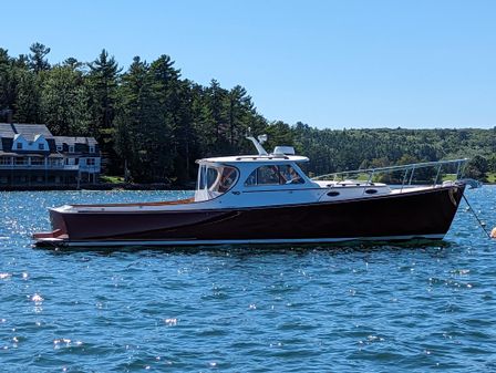 Hinckley Picnic Boat 36 image