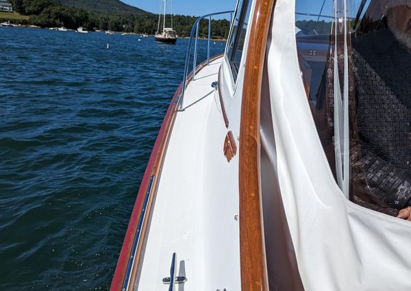 Hinckley Picnic Boat 36 image