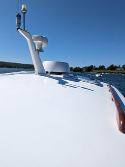 Hinckley Picnic Boat 36 image