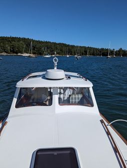 Hinckley Picnic Boat 36 image