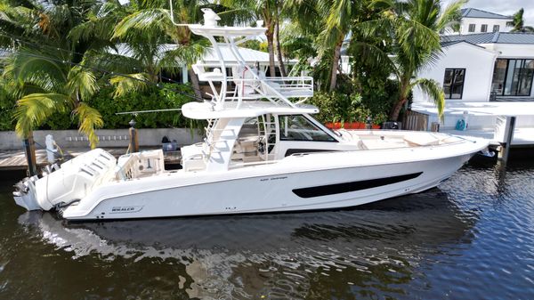 Boston Whaler 420 Outrage 