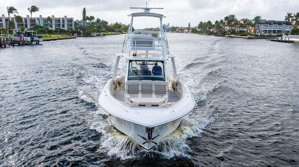 Boston Whaler 420 Outrage image