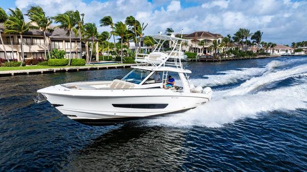 Boston Whaler 420 Outrage