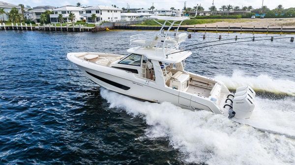 Boston Whaler 420 Outrage image