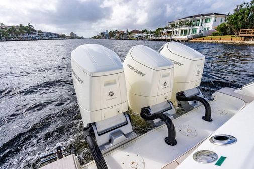 Boston Whaler 420 Outrage image