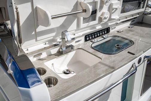 Boston Whaler 420 Outrage image