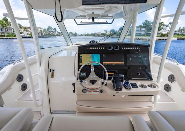 Boston Whaler 420 Outrage image