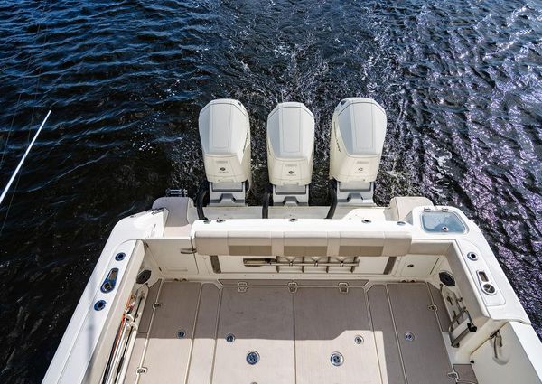 Boston Whaler 420 Outrage image