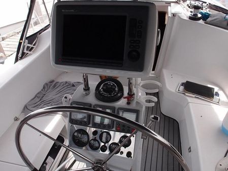 Catalina 350 image