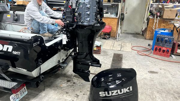 Suzuki DF200ATL5 