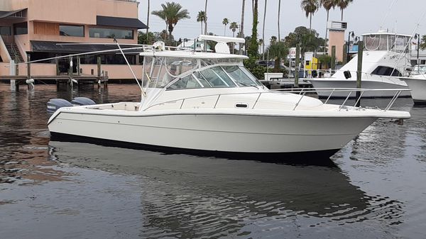 Pursuit 3070 Offshore Center Console
