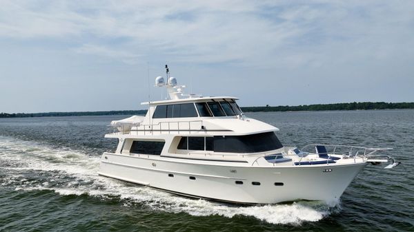Hampton Endurance 700 Skylounge