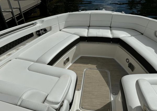 Sea Ray 310 SLX image