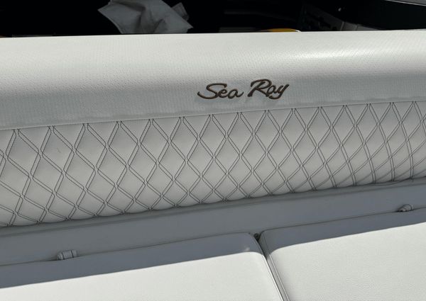 Sea Ray 310 SLX image