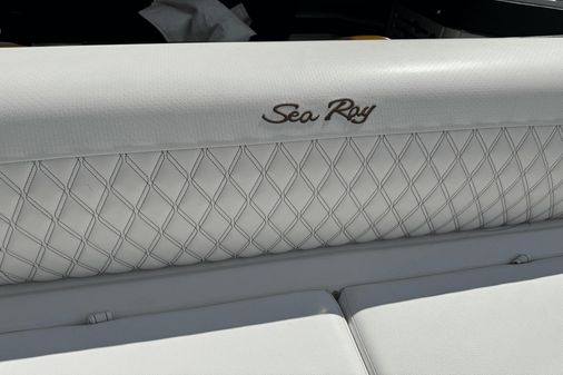 Sea Ray 310 SLX image