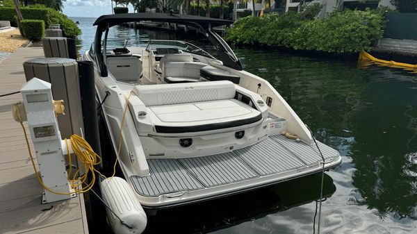 Sea Ray 310 SLX 