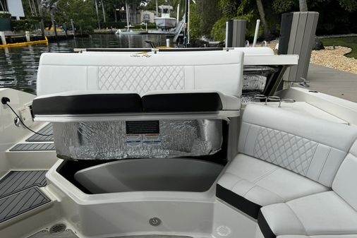 Sea Ray 310 SLX image