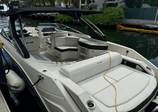 Sea Ray 310 SLX image