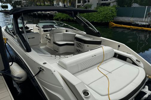 Sea Ray 310 SLX image