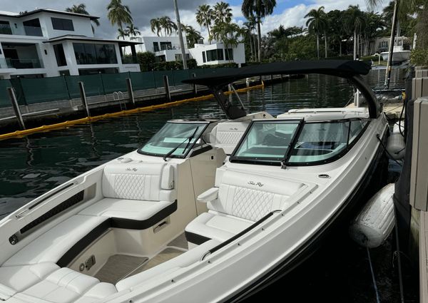 Sea Ray 310 SLX image