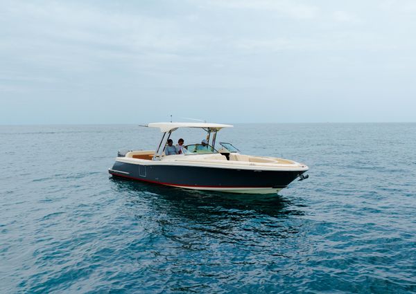 Chris-Craft Calypso 30 image