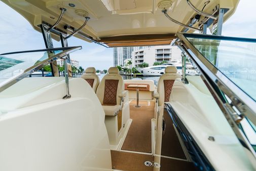 Chris-Craft Calypso 30 image