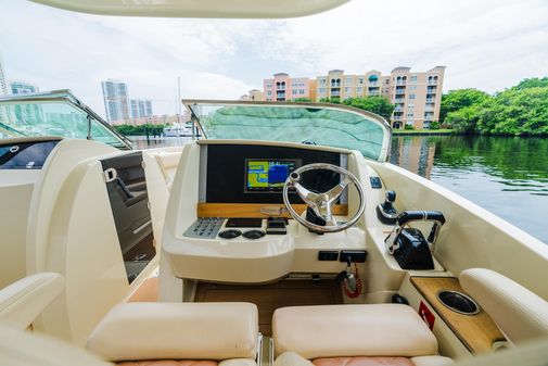 Chris-Craft Calypso 30 image