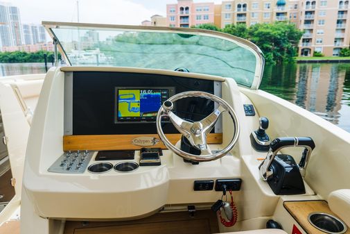 Chris-Craft Calypso 30 image