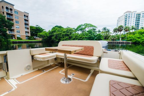 Chris-Craft Calypso 30 image